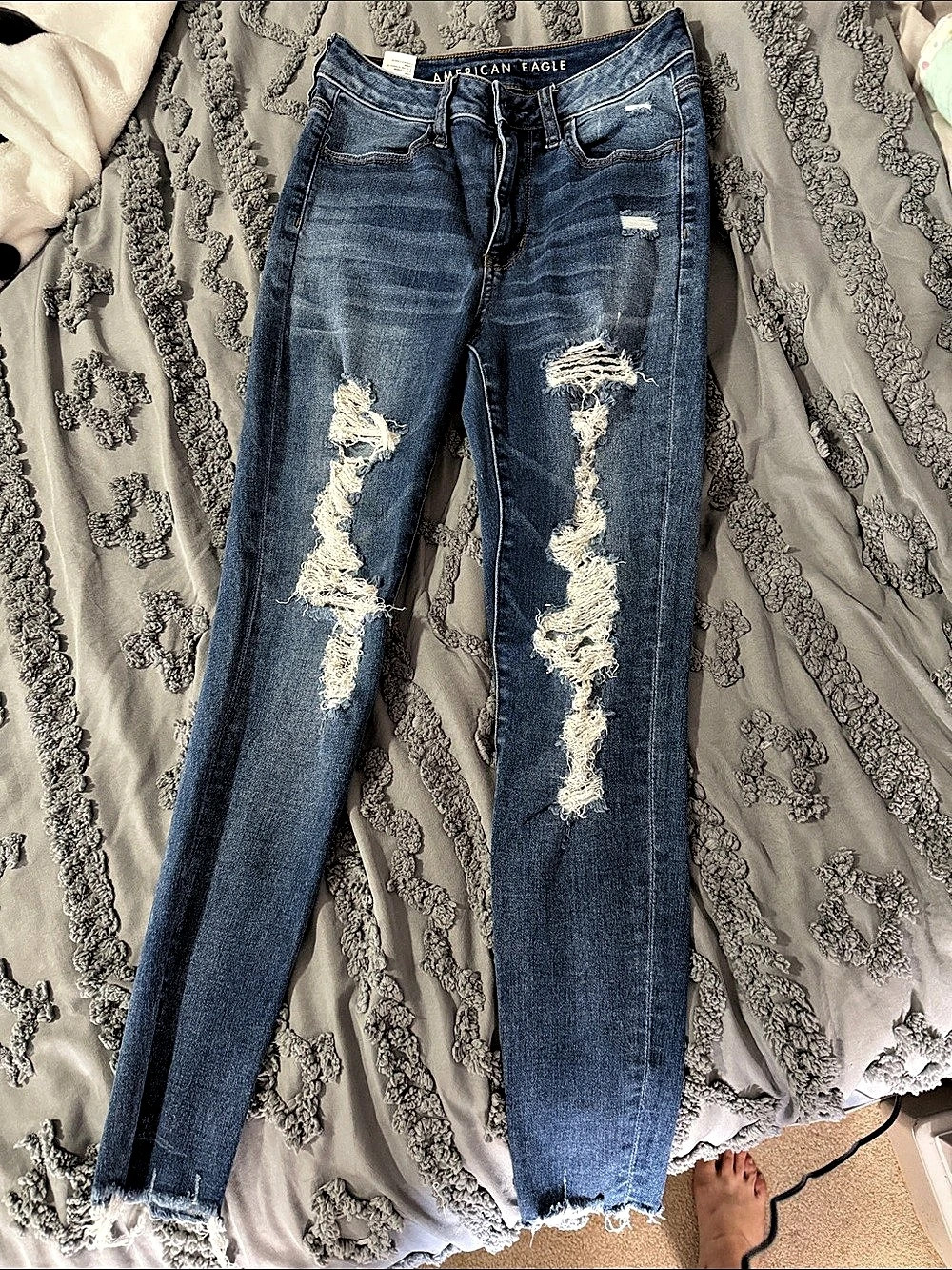 American Eagle Jegging Distressed Blue Skinny Jeans (new without tags)